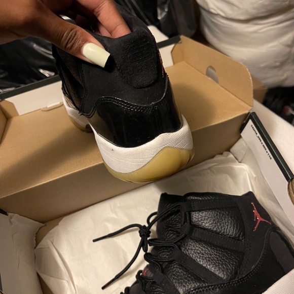 AIR JORDAN 11 RETRO 72-10 - Picture 4 of 6